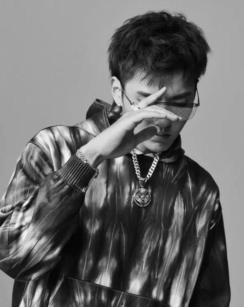 吴亦凡蔡徐坤最新爆料,揭秘娱乐圈背后的惊人真相! 第2张 吴亦凡蔡徐坤最新爆料,揭秘娱乐圈背后的惊人真相! 第2张