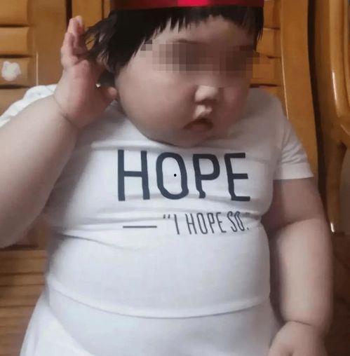吃瓜网红小女孩是谁,揭秘吃瓜网红小女孩的爆红之路 第3张 吃瓜网红小女孩是谁,揭秘吃瓜网红小女孩的爆红之路 第3张