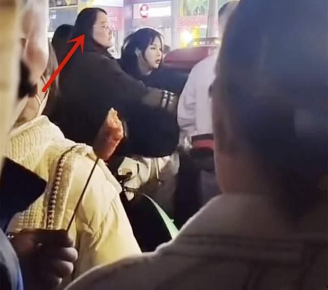 吃瓜网红打架事件视频播放,一场视频引发的血雨腥风