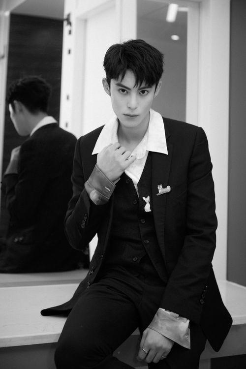 王鹤棣郑恺最新爆料图片,幕后故事大揭秘! 第3张 王鹤棣郑恺最新爆料图片,幕后故事大揭秘! 第3张