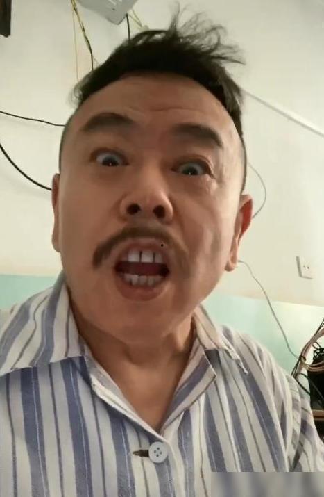 潘阳爆料父亲潘长江视频,揭秘父子情深背后的温馨瞬间  第2张